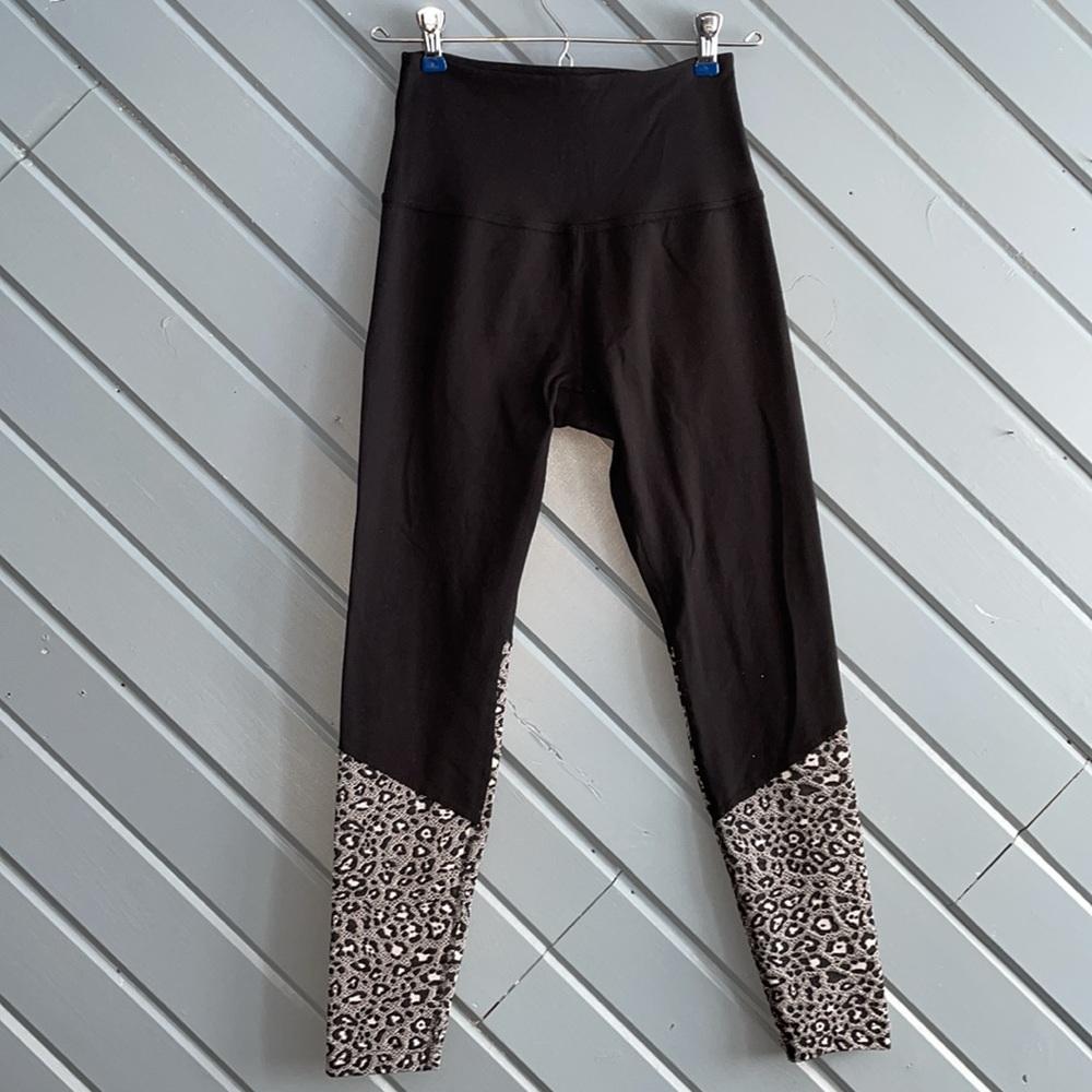 Beyond Yoga Back Me Up High Waist 7/8 leggings